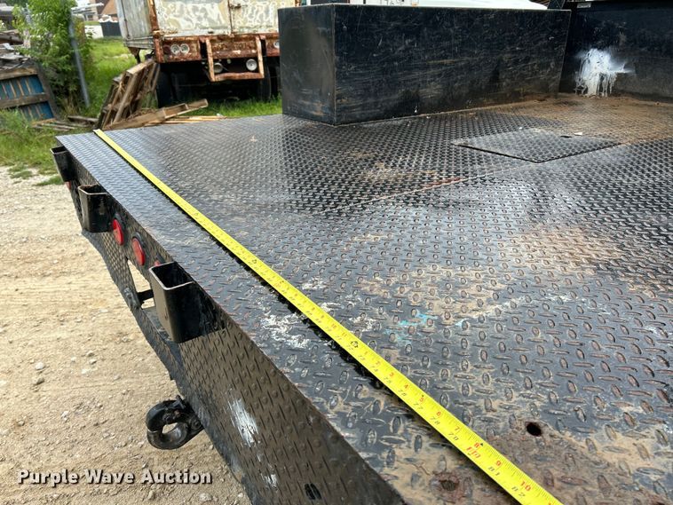 image for item NL9610 2018 Ford F550 Super Duty XL  Crew Cab flatbed truck