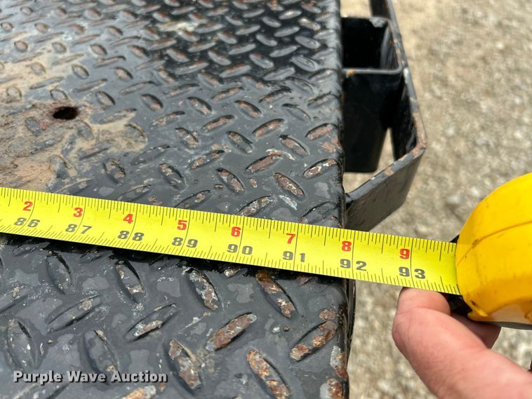 image for item NL9610 2018 Ford F550 Super Duty XL  Crew Cab flatbed truck