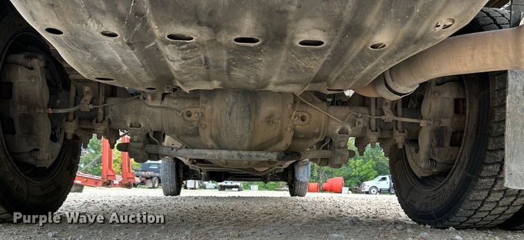 image for item NL9610 2018 Ford F550 Super Duty XL  Crew Cab flatbed truck