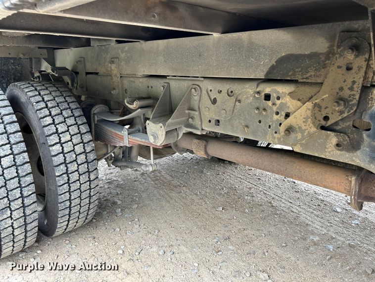 image for item NL9610 2018 Ford F550 Super Duty XL  Crew Cab flatbed truck