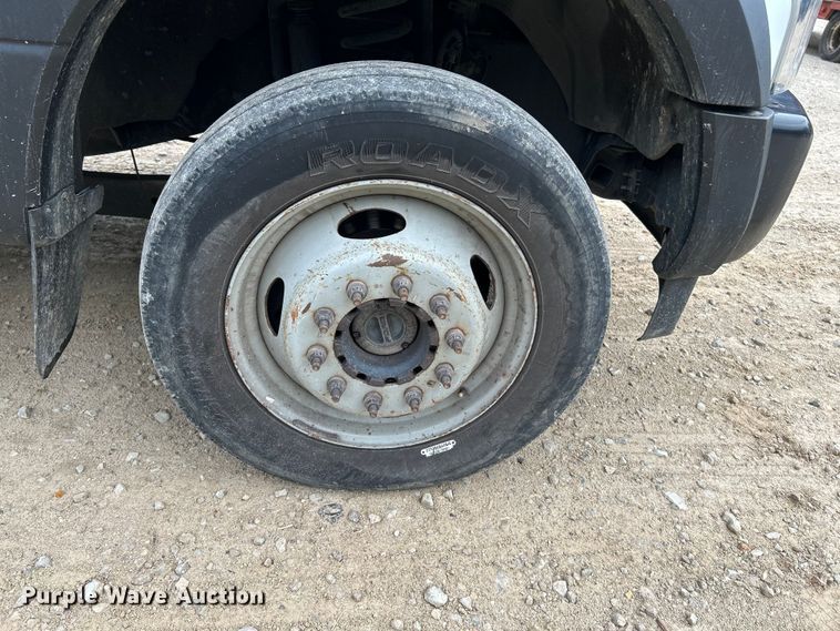 image for item NL9610 2018 Ford F550 Super Duty XL  Crew Cab flatbed truck