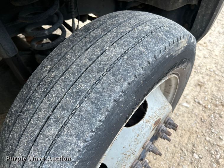 image for item NL9610 2018 Ford F550 Super Duty XL  Crew Cab flatbed truck