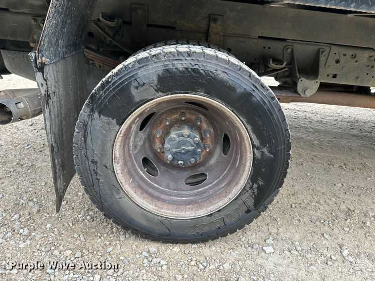 image for item NL9610 2018 Ford F550 Super Duty XL  Crew Cab flatbed truck