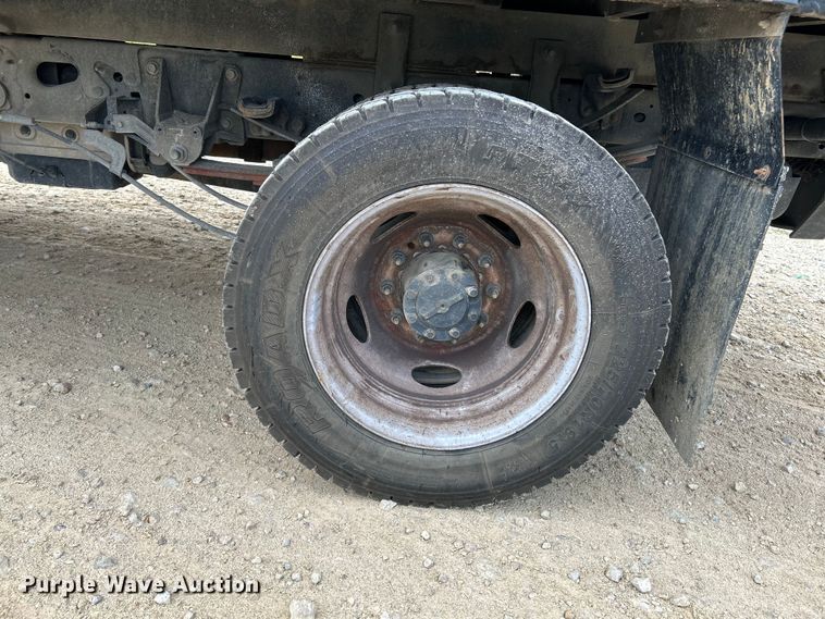 image for item NL9610 2018 Ford F550 Super Duty XL  Crew Cab flatbed truck