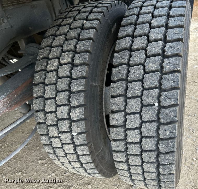 image for item NL9610 2018 Ford F550 Super Duty XL  Crew Cab flatbed truck