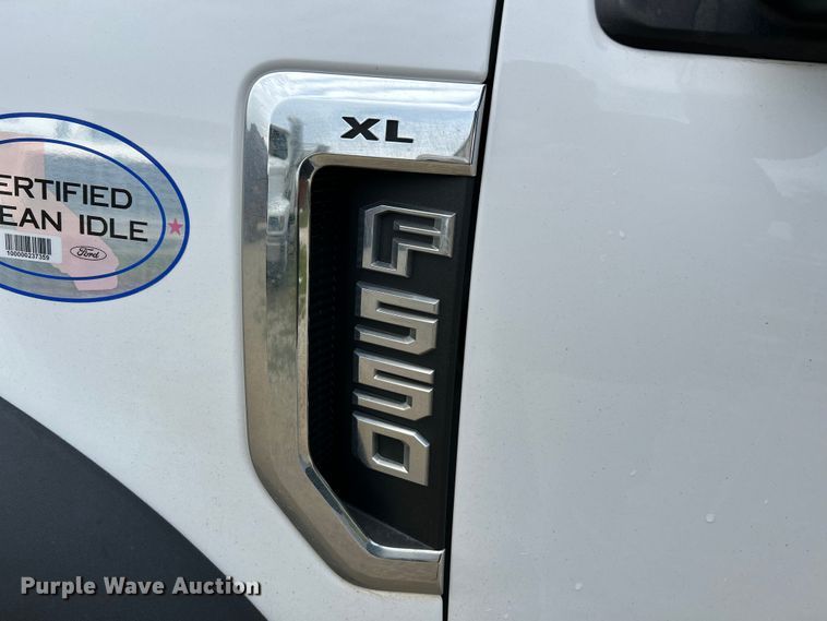 image for item NL9610 2018 Ford F550 Super Duty XL  Crew Cab flatbed truck