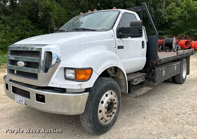 image for item NL9611 2007 Ford F650 Super Duty XL  flatbed truck