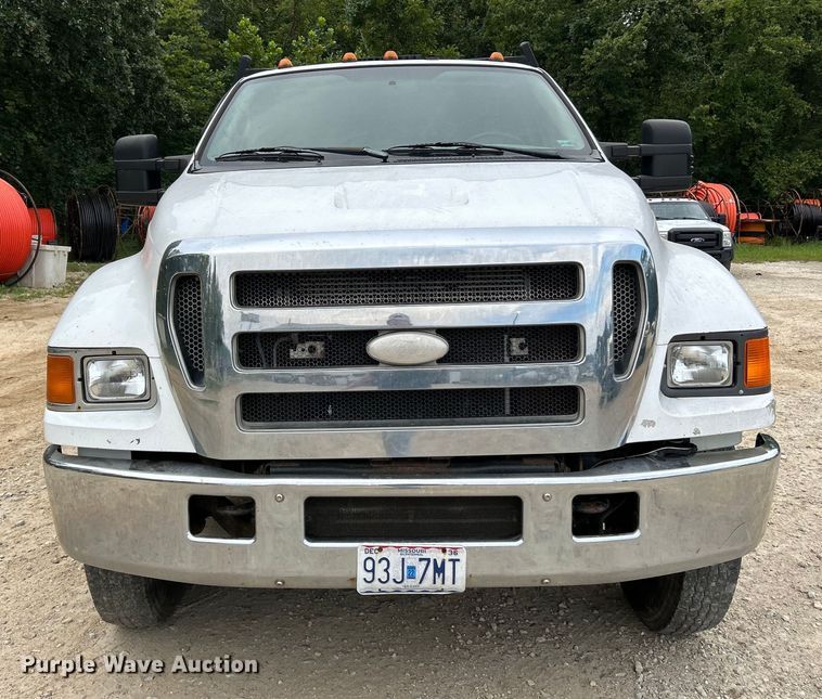 image for item NL9611 2007 Ford F650 Super Duty XL  flatbed truck
