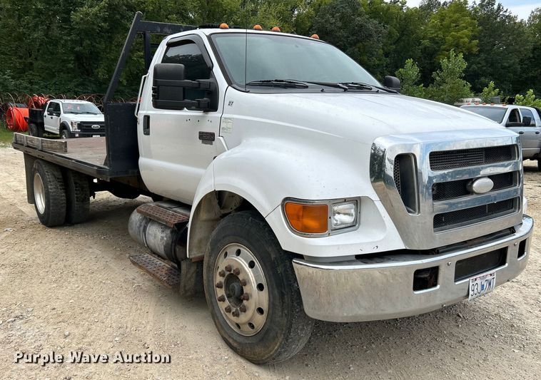 image for item NL9611 2007 Ford F650 Super Duty XL  flatbed truck