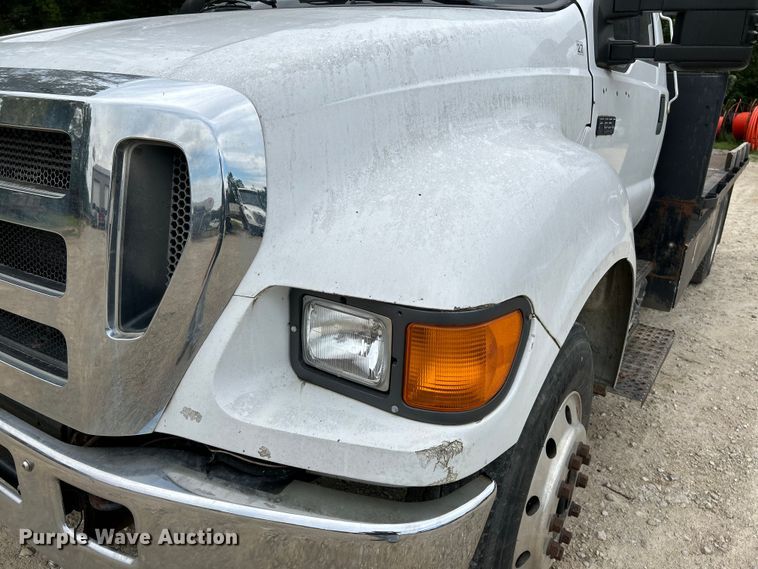 image for item NL9611 2007 Ford F650 Super Duty XL  flatbed truck