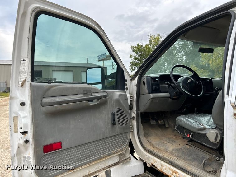 image for item NL9611 2007 Ford F650 Super Duty XL  flatbed truck