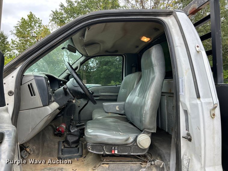 image for item NL9611 2007 Ford F650 Super Duty XL  flatbed truck