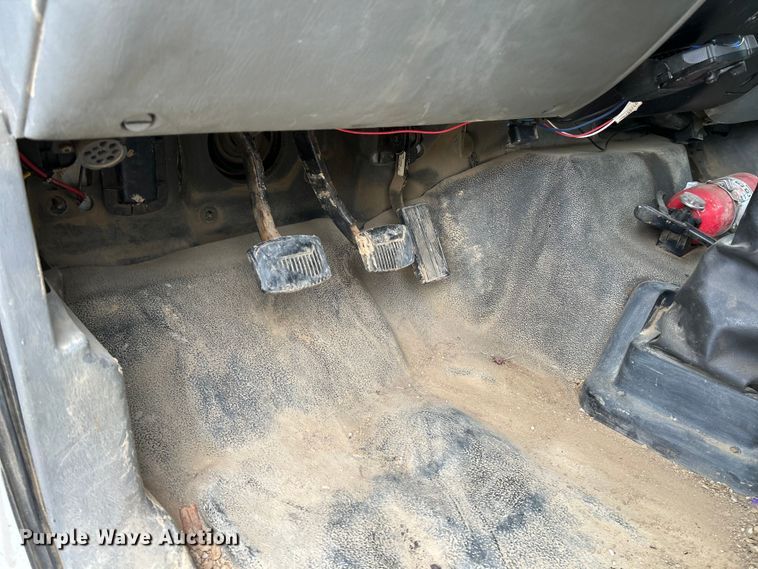 image for item NL9611 2007 Ford F650 Super Duty XL  flatbed truck