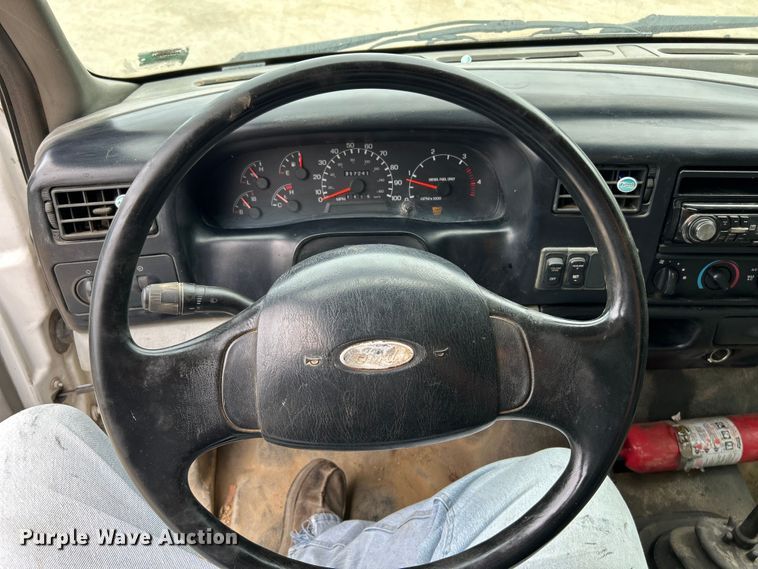 image for item NL9611 2007 Ford F650 Super Duty XL  flatbed truck