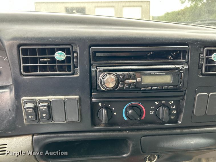 image for item NL9611 2007 Ford F650 Super Duty XL  flatbed truck