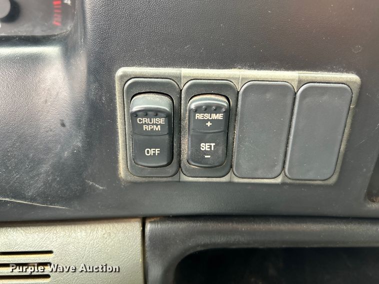 image for item NL9611 2007 Ford F650 Super Duty XL  flatbed truck