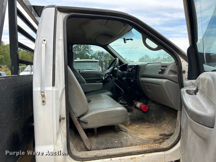 image for item NL9611 2007 Ford F650 Super Duty XL  flatbed truck