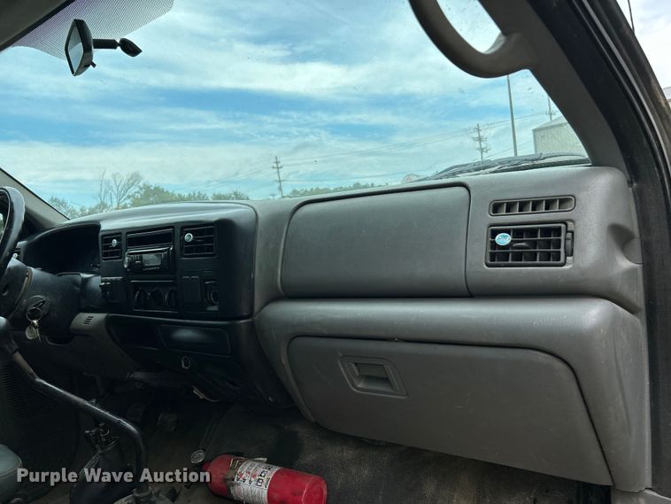 image for item NL9611 2007 Ford F650 Super Duty XL  flatbed truck