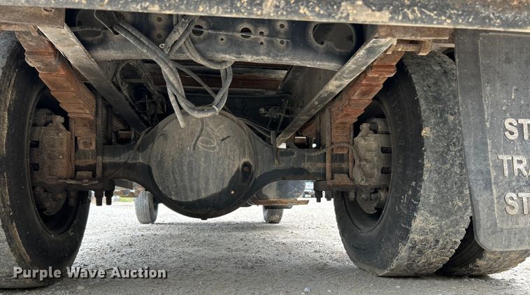 image for item NL9611 2007 Ford F650 Super Duty XL  flatbed truck