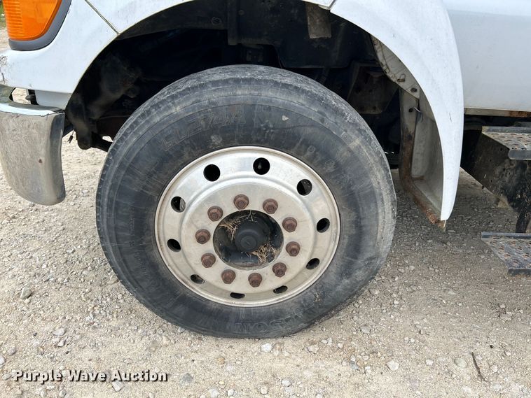 image for item NL9611 2007 Ford F650 Super Duty XL  flatbed truck