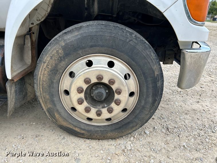 image for item NL9611 2007 Ford F650 Super Duty XL  flatbed truck