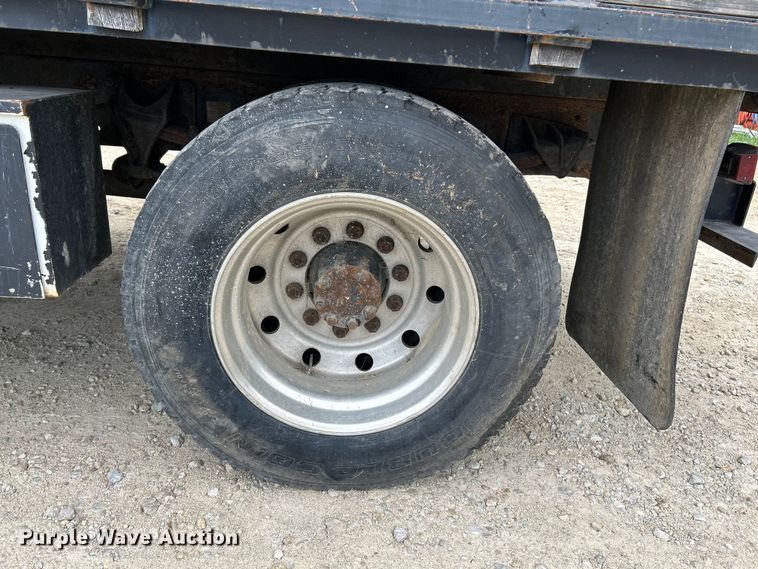 image for item NL9611 2007 Ford F650 Super Duty XL  flatbed truck