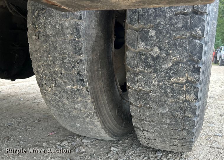 image for item NL9611 2007 Ford F650 Super Duty XL  flatbed truck