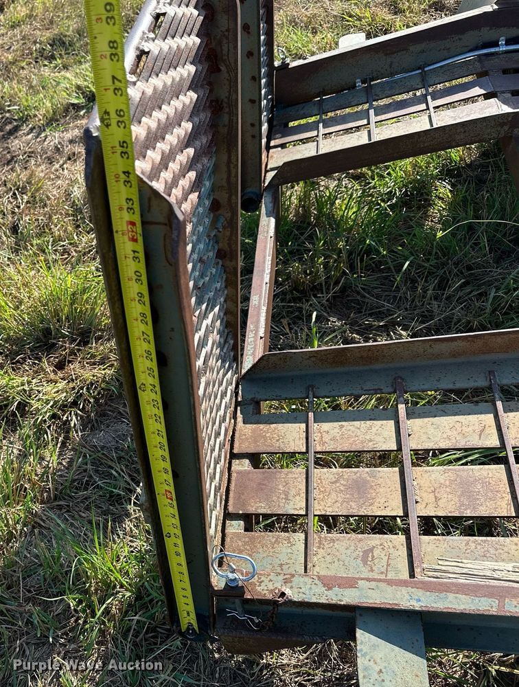 image for item NP9455 2014 Leon's Welding  car trailer