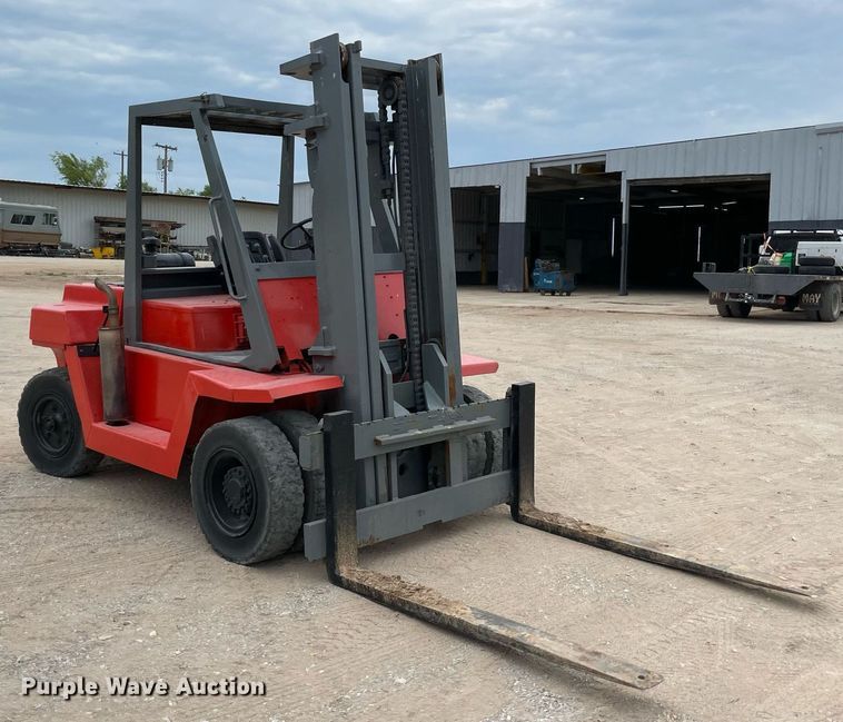 image for item NT9434 Toyota FDU70  forklift