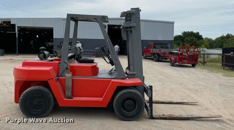 image for item NT9434 Toyota FDU70  forklift