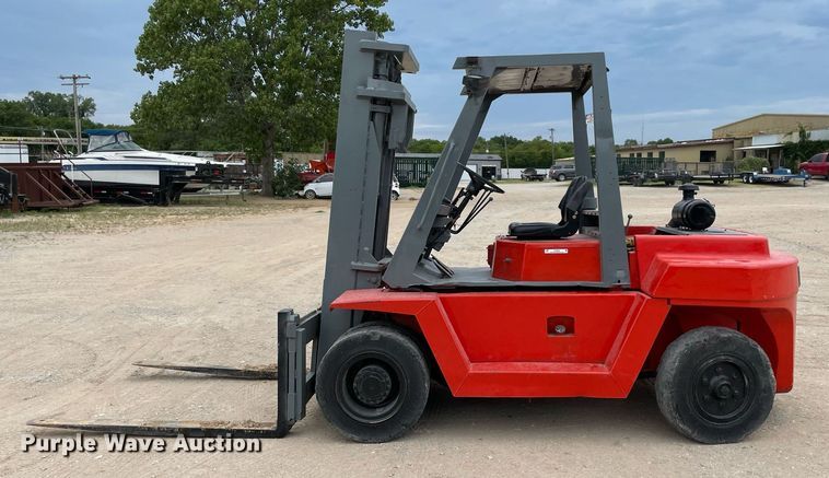image for item NT9434 Toyota FDU70  forklift