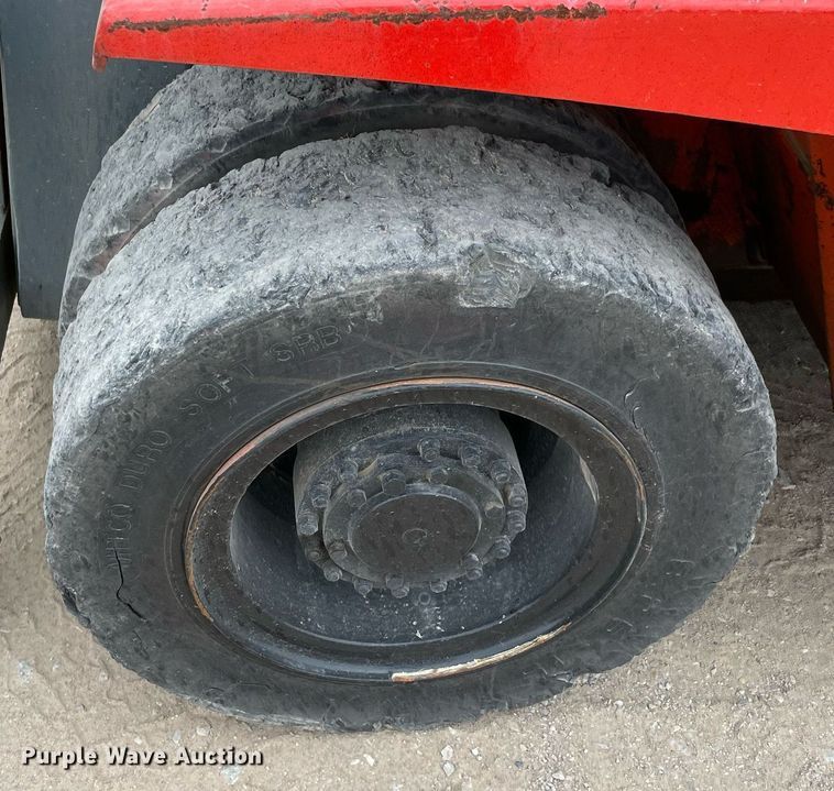 image for item NT9434 Toyota FDU70  forklift