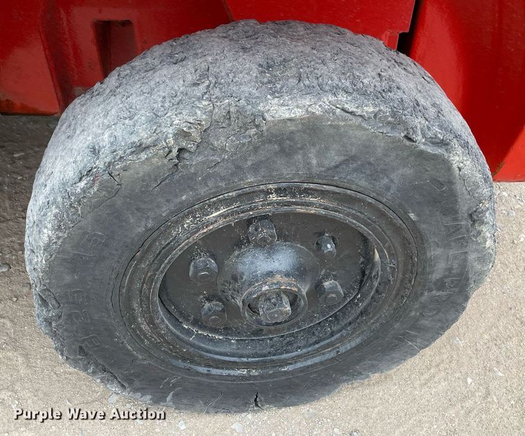 image for item NT9434 Toyota FDU70  forklift