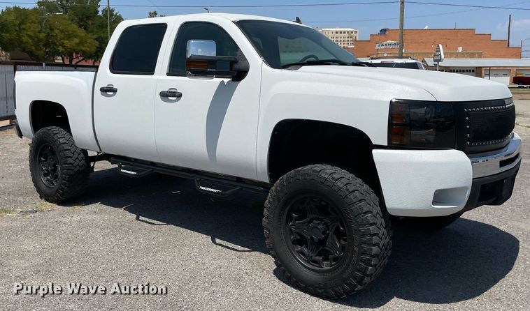 image for item NT9504 2009 Chevrolet Silverado 1500  Crew Cab pickup truck