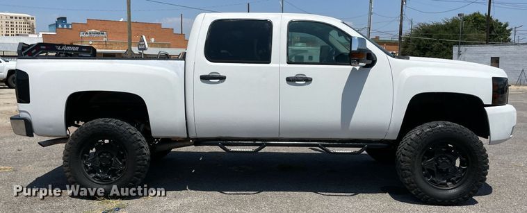 image for item NT9504 2009 Chevrolet Silverado 1500  Crew Cab pickup truck