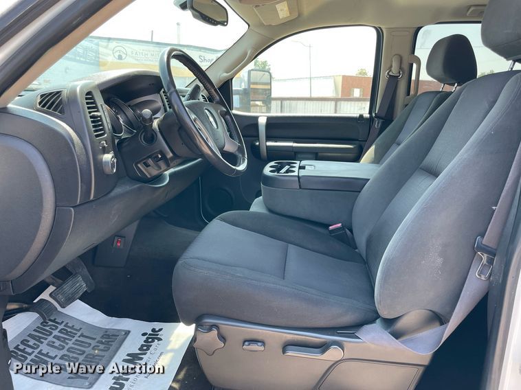 image for item NT9504 2009 Chevrolet Silverado 1500  Crew Cab pickup truck