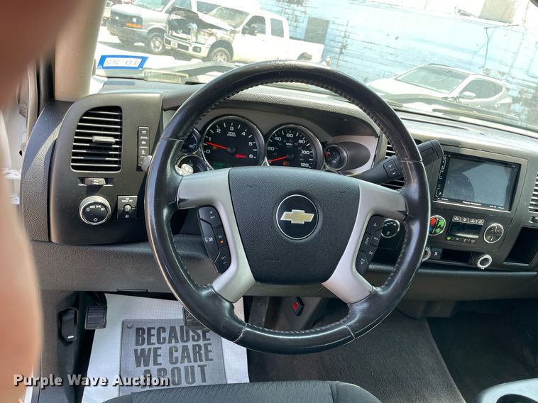 image for item NT9504 2009 Chevrolet Silverado 1500  Crew Cab pickup truck