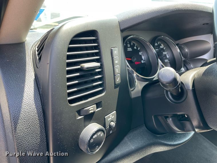 image for item NT9504 2009 Chevrolet Silverado 1500  Crew Cab pickup truck