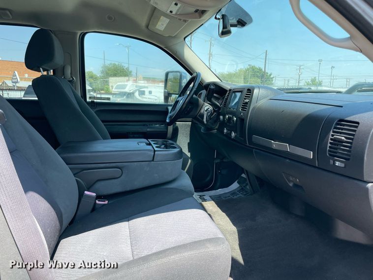 image for item NT9504 2009 Chevrolet Silverado 1500  Crew Cab pickup truck