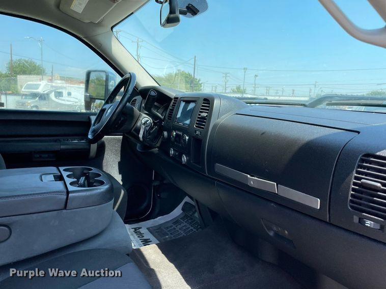 image for item NT9504 2009 Chevrolet Silverado 1500  Crew Cab pickup truck