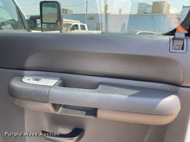 image for item NT9504 2009 Chevrolet Silverado 1500  Crew Cab pickup truck