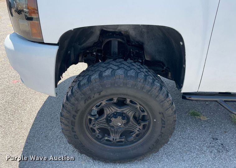 image for item NT9504 2009 Chevrolet Silverado 1500  Crew Cab pickup truck