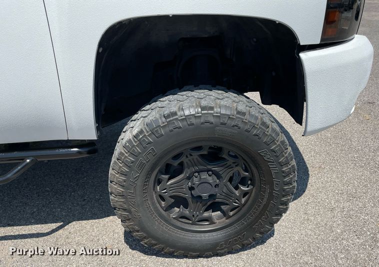 image for item NT9504 2009 Chevrolet Silverado 1500  Crew Cab pickup truck