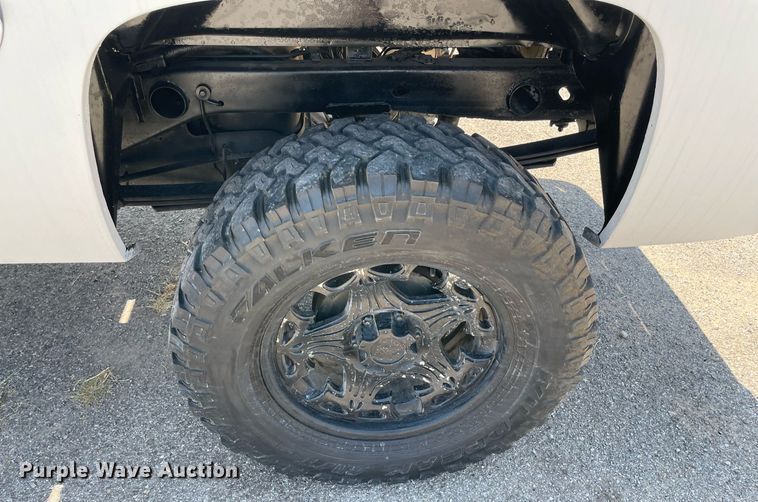 image for item NT9504 2009 Chevrolet Silverado 1500  Crew Cab pickup truck