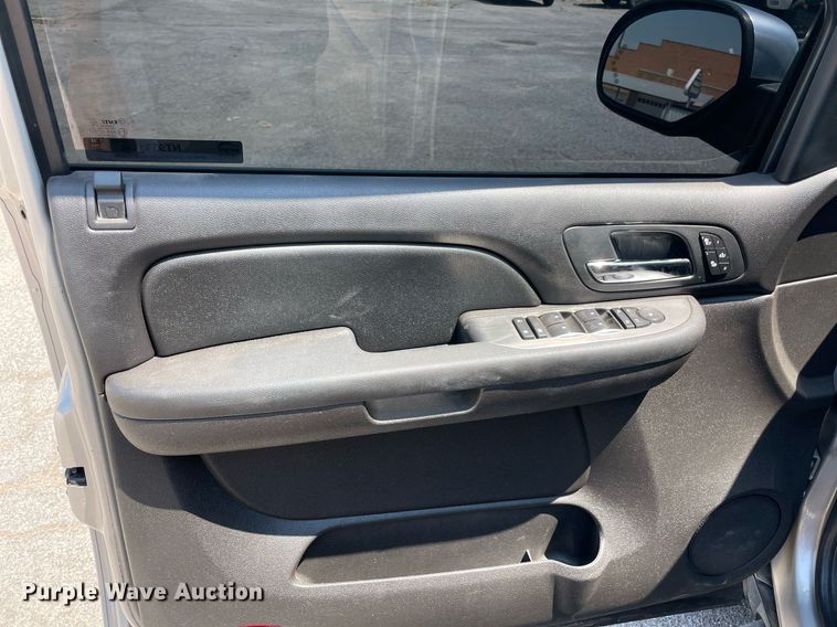 image for item NT9505 2007 Chevrolet Suburban  SUV