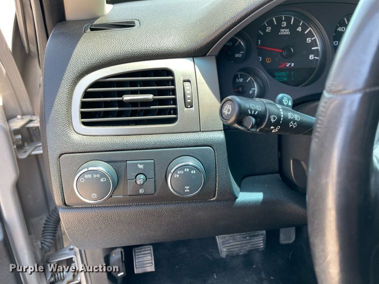 image for item NT9505 2007 Chevrolet Suburban  SUV