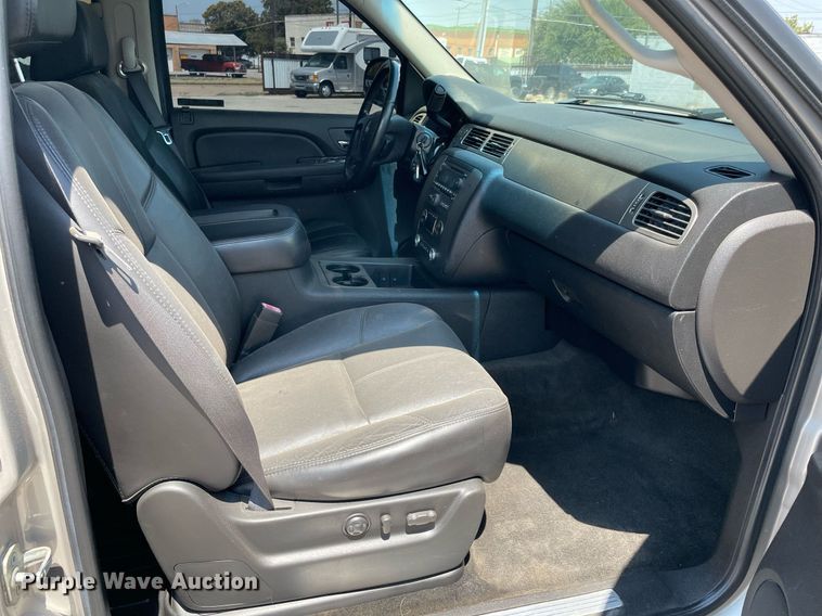 image for item NT9505 2007 Chevrolet Suburban  SUV