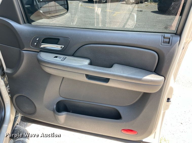 image for item NT9505 2007 Chevrolet Suburban  SUV