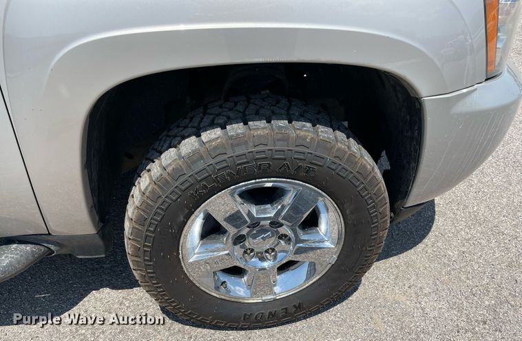 image for item NT9505 2007 Chevrolet Suburban  SUV