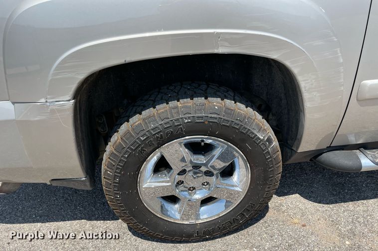 image for item NT9505 2007 Chevrolet Suburban  SUV